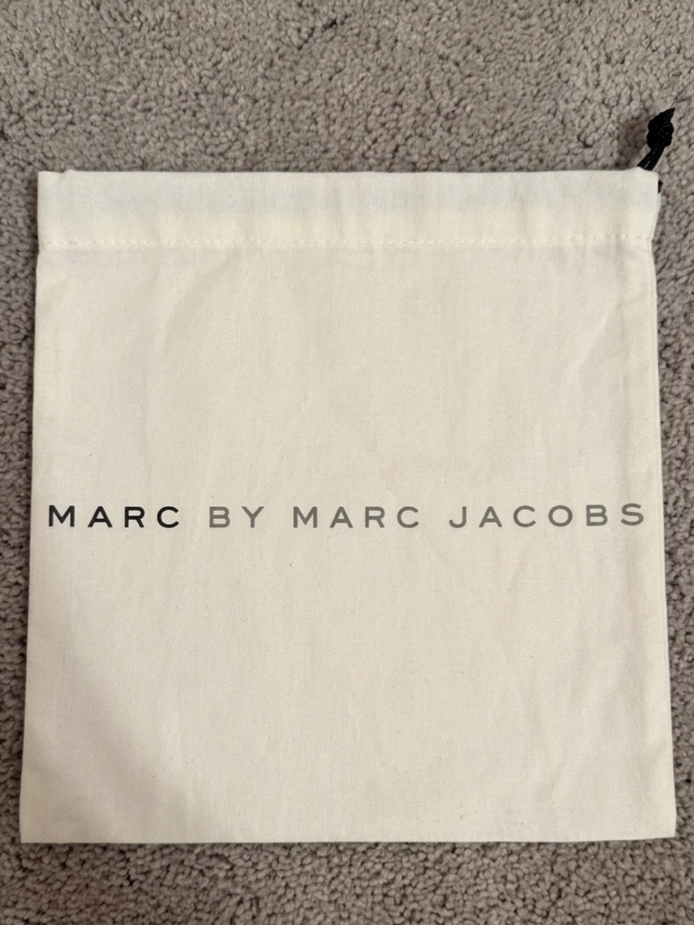 Marc by Marc Jacobs Red Leather Crossbody Bag with Gold Hardware + dustbag - Picture 5 of 5